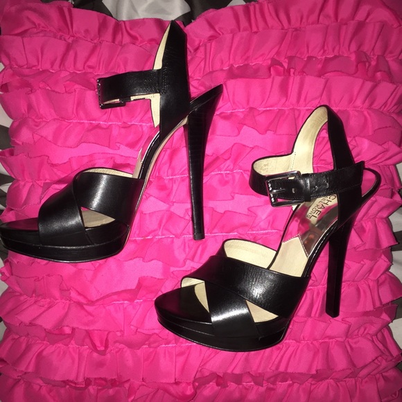 Michael Kors Oksana Sandal - Picture 6 of 6